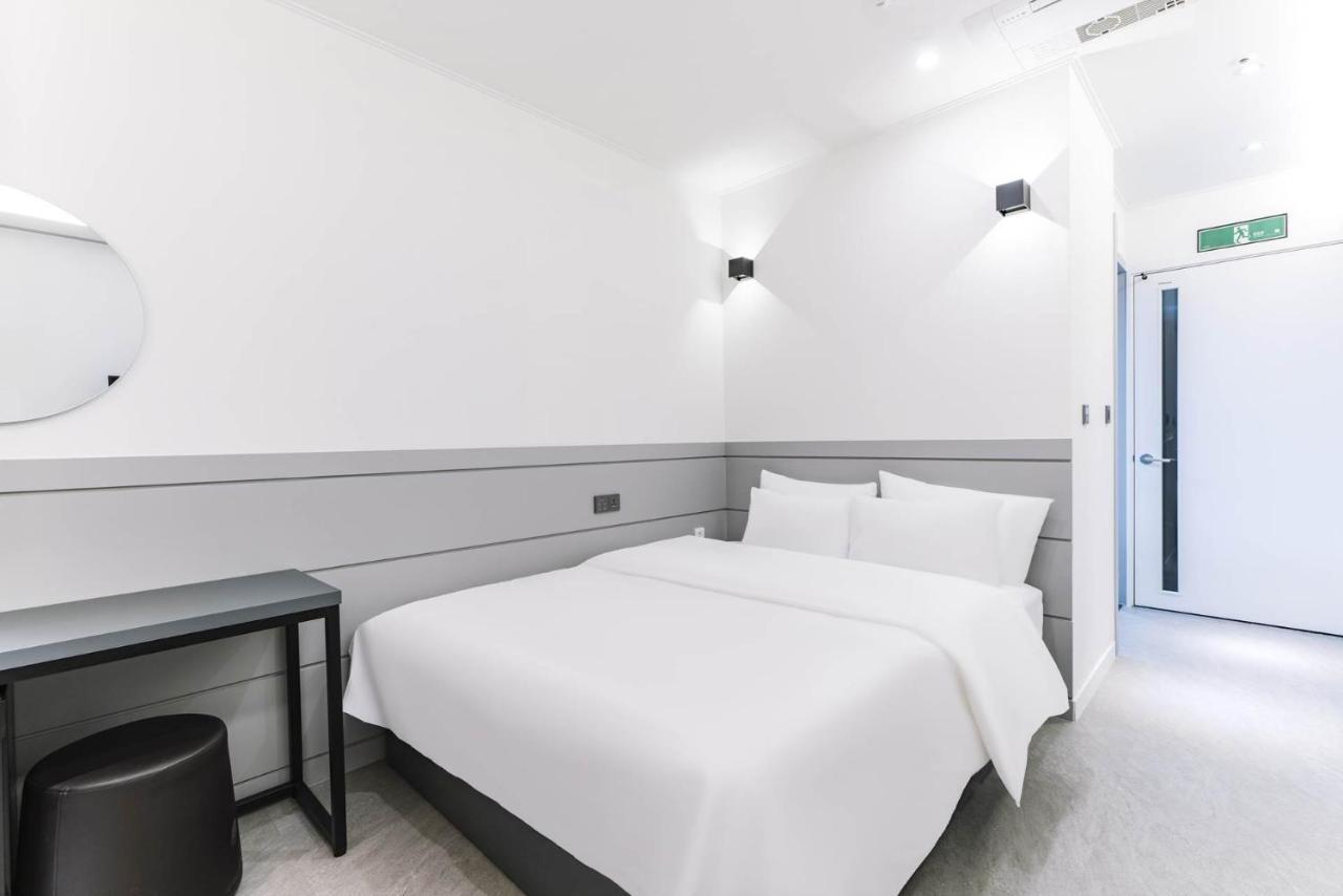 Pyeongtaek Godeok Rich Stay Hotel Exterior photo