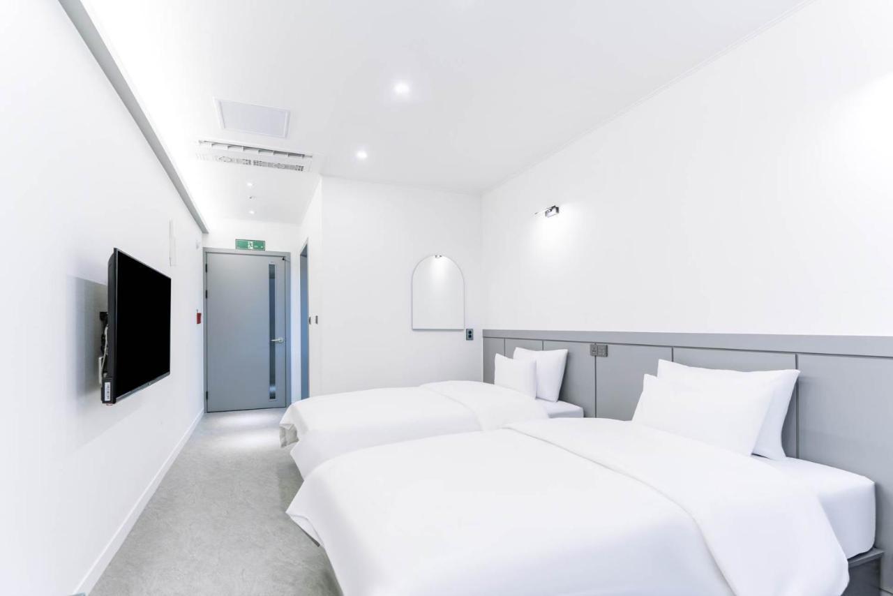 Pyeongtaek Godeok Rich Stay Hotel Exterior photo