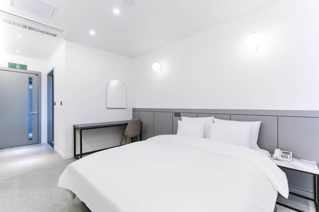Pyeongtaek Godeok Rich Stay Hotel Exterior photo